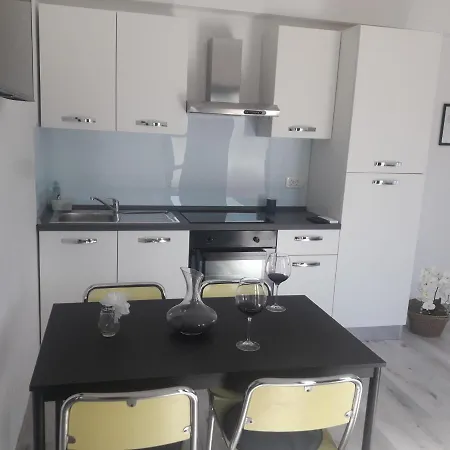 Apartma Oddih דירה *
