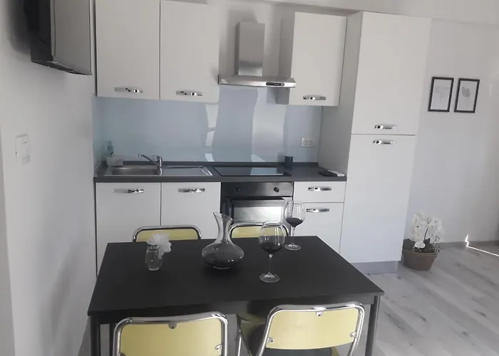 Apartma Oddih דירה *